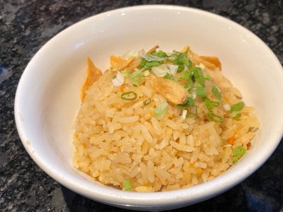 ข้าวกระเทียม