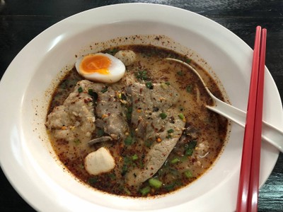 ก๋วยเตี๋ยวน้ำเต้าหู้ (ต้มยำ)