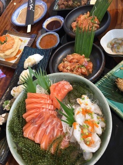 OKAMI SUSHI SRINAKARIN BUFFET - Japanese Delicatessen ใน เขต ประเวศ