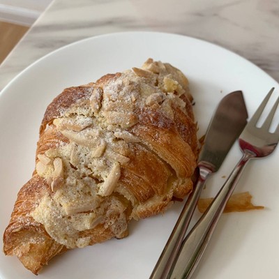 almond ครัวซอง