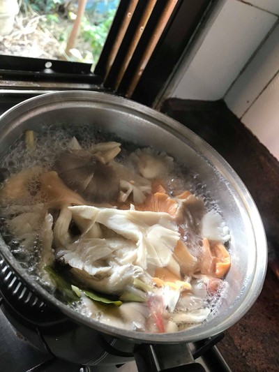 วิธีทำ ลาบหมูสับกับเห็ดรวมมิตร 