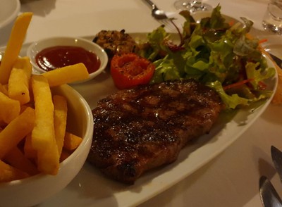 อาหาร หรือ เครื่องดื่ม