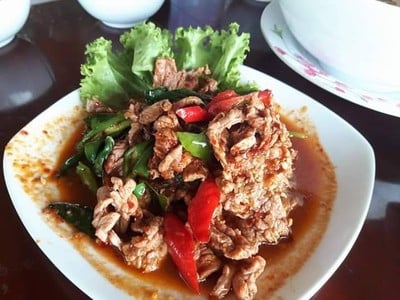 ผัดเผ็ดเนื้อ