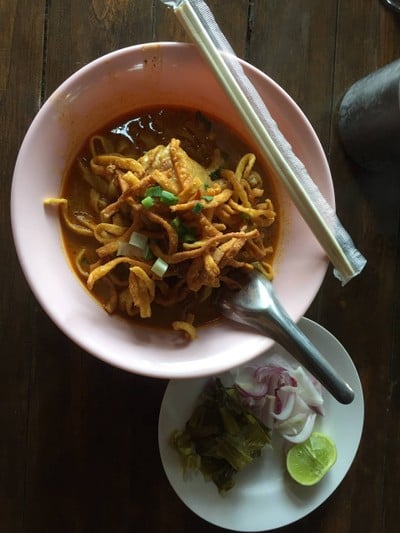 ร้านข้าวซอย ดงดอกไม้