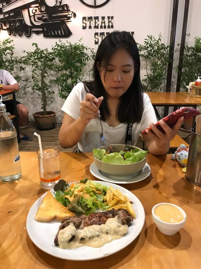 อาหาร หรือ เครื่องดื่ม