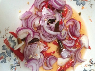 วิธีทำ ยำแซ่บหมูยอ