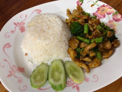 ข้าวผัดพริกแกงหมู