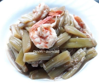 ผัดสายบัวกับกุ้ง