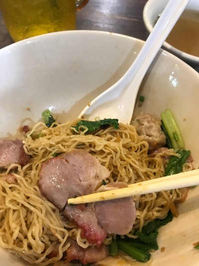 บะหมี่เกี๊ยวแห้งหมูแดง