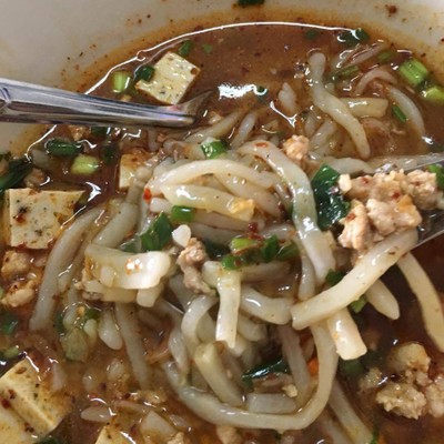 ก๋วยจั๊บเส้นซอยโบราณ หมูสับ+หมูยอ+กระดูกหมู
