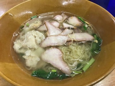 บะหมี่เกี๊ยวน้ำหมูแดง