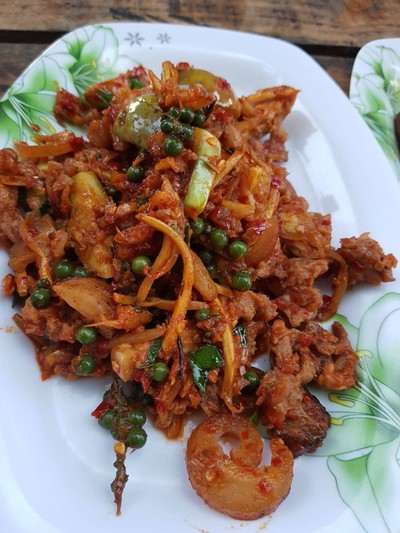 หมูป่าผัดเผ็ด