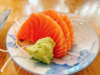 แซลมอนซาซิมิ M