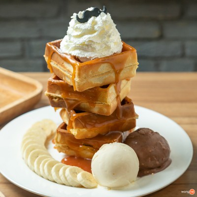 เมนูของร้าน ครีมสตูดิโอ คาเฟ่ โทส เครป เย็น บราวนี่ ฟัดจ์ วาฟเฟิล ไอศรีม บิงซู พระราม2