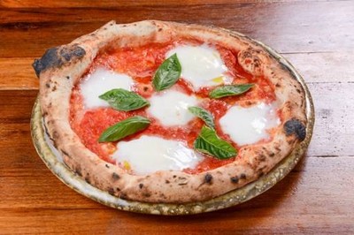Vesuvio Pizza Bangkok (เวซูเวียว พิซซ่า) สุขุมวิท 8