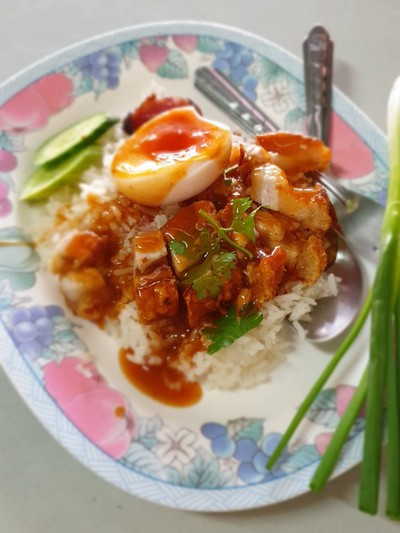 ข้าวหมูกรอบ