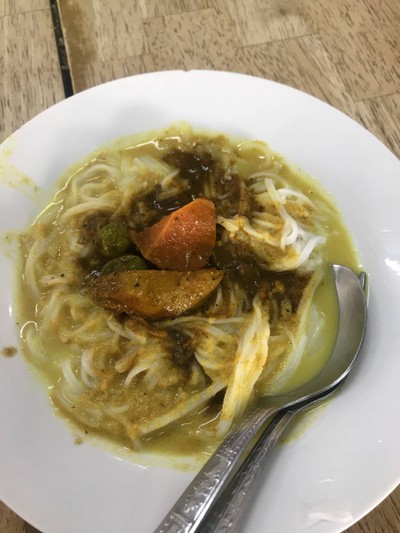 ขนมจีนน้ำยาป่าผสมไตปลา