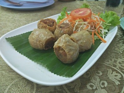 ยำสามไข่
