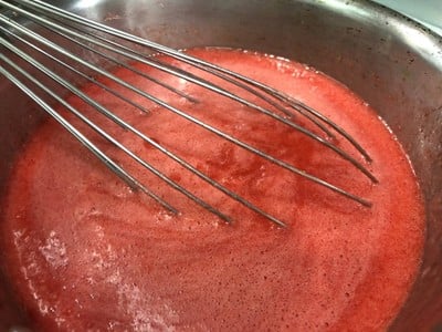 วิธีทำ พานาคอตต้าซอสสตรอเบอร์รี่