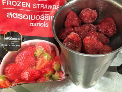 วิธีทำ พานาคอตต้าซอสสตรอเบอร์รี่