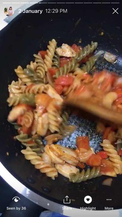 วิธีทำ มักกะโรนีเกลียวผัดไก่