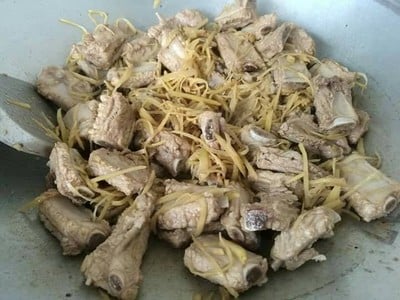 วิธีทำ ซี่โครงหมูต้มขิง วิธีทำ ซี่โครงหมูต้มขิง