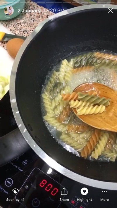 วิธีทำ มักกะโรนีเกลียวผัดไก่