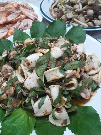 ยำปลาหมึก