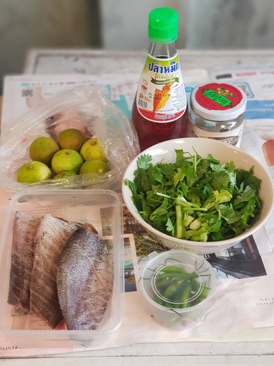 วิธีทำ ยำปลาสลิดทอดกรอบ วิธีทำ ยำปลาสลิดทอดกรอบ