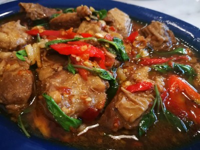 ผัดแซ่บหมูตุ๋น