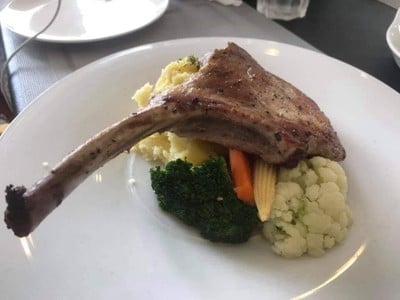 อาหาร หรือ เครื่องดื่ม