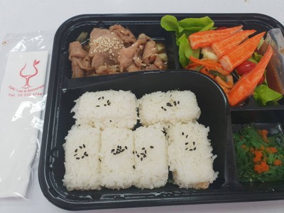 อาหาร หรือ เครื่องดื่ม