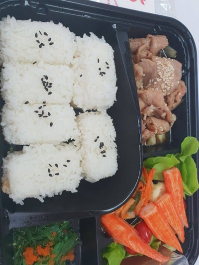 อาหาร หรือ เครื่องดื่ม