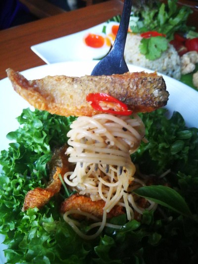 สปาเก็ตตี้ผัดปลาสลิด