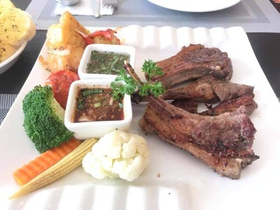 อาหาร หรือ เครื่องดื่ม