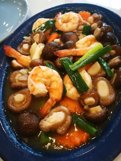 เห็ดหอมสดผัดกุ้ง