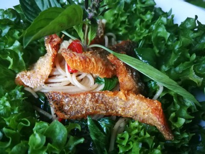 สปาเก็ตตี้ผัดปลาสลิด