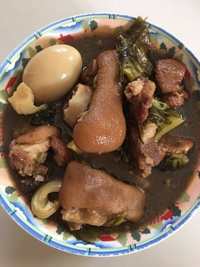“พะโล้ขาหมูเกี๊ยมฉ่าย"