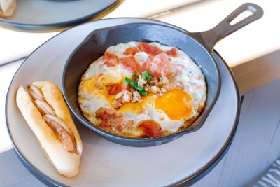 ไข่กะทะ กับขนมปังเวียดนาม