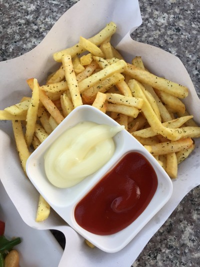 อาหาร หรือ เครื่องดื่ม