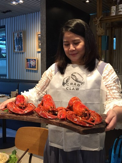 Steamed Lobster ( 1kg.) + Free Salad