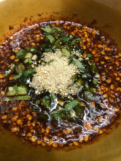 วิธีทำ น่องอีหนู - ไก่ตะเกียบหมักข้าวคั่ว วิธีทำ น่องอีหนู - ไก่ตะเกียบหมักข้าวคั่ว