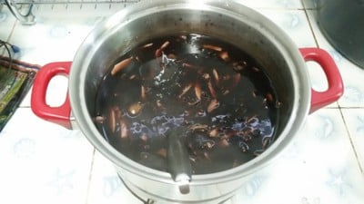 วิธีทำ ข้าวเหนียวดำเปียกลำใยและเนื้อมะพร้าว วิธีทำ ข้าวเหนียวดำเปียกลำใยและเนื้อมะพร้าว
