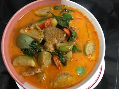 วิธีทำ แกงเผ็ดหมูใส่มะเขือ วิธีทำ แกงเผ็ดหมูใส่มะเขือ
