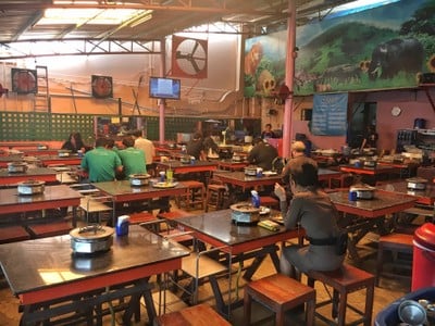 บรรยากาศ บุฟเฟ่ข้าวแกง 59 บาท (ปลาทองหมูกระทะ)