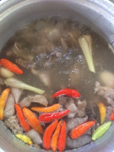 วิธีทำ ต้มแซ่บเครื่องในหมู วิธีทำ ต้มแซ่บเครื่องในหมู
