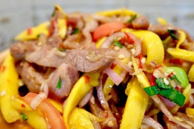 ตำมะม่วงคอหมูย่าง