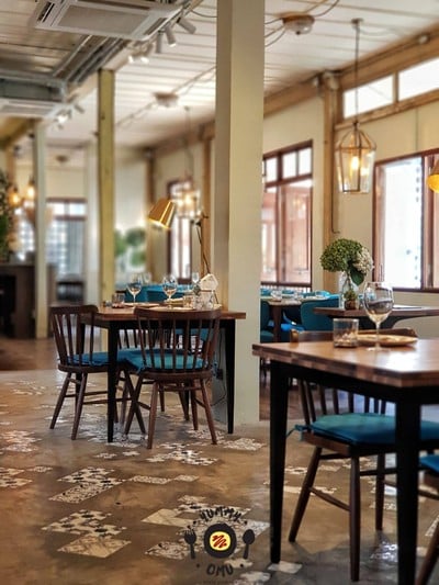 บรรยากาศ The Yard Restaurant