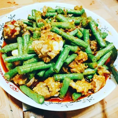 ผัดพริกแกงถั่ว