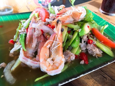 ยำคะน้ากุ้งสด